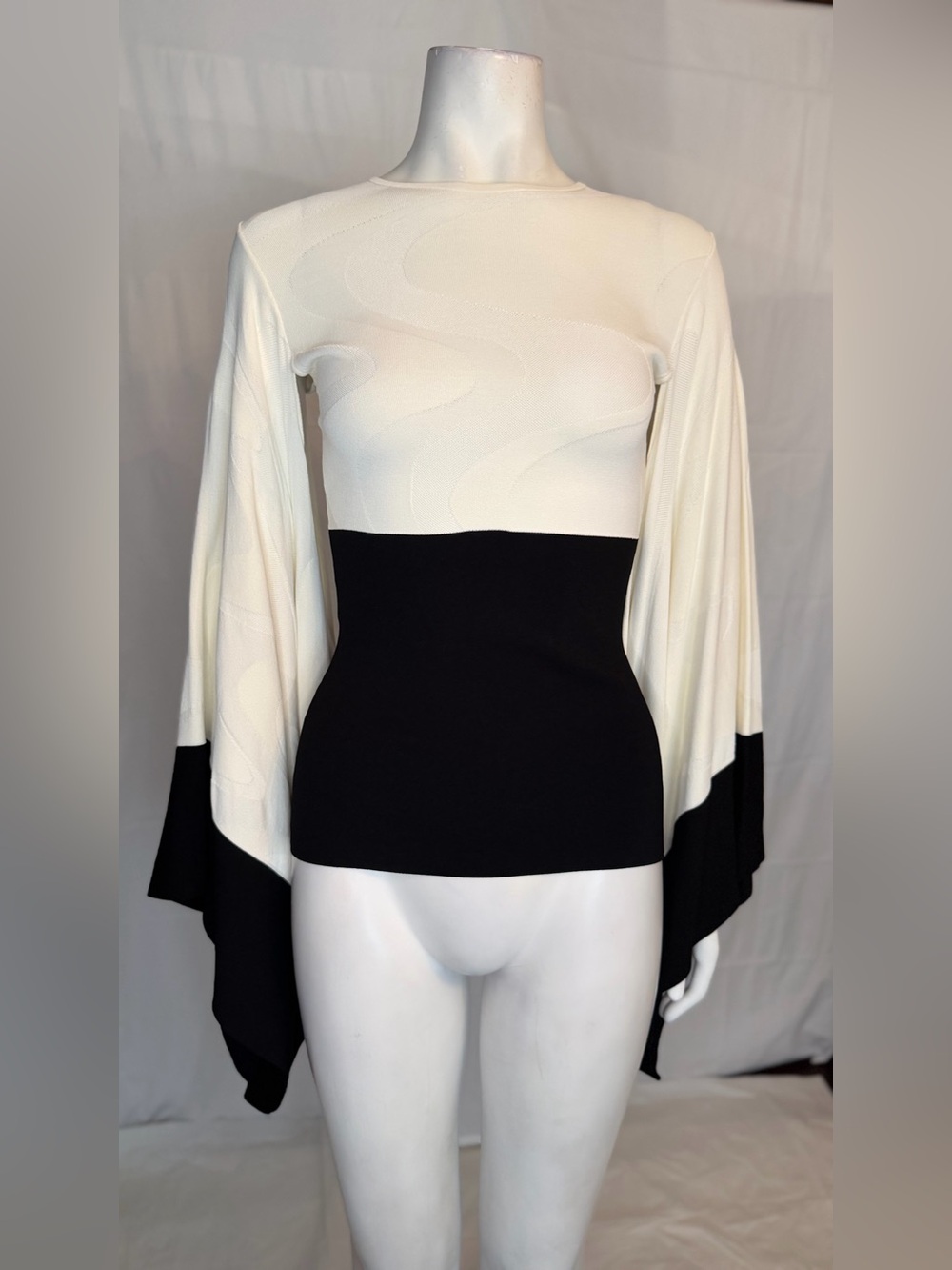 Alexander McQueen Black and White Knit Top with Contrast Yoke